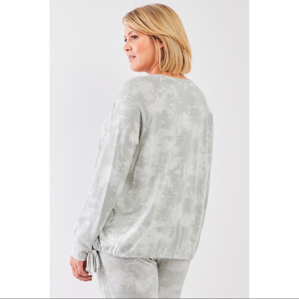 SOLD 🩶 Gilli Sage Tie Dye Matching Top & Joggers Set - Picture 4 of 10